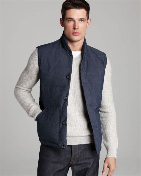 men's navy blue puffer vest.